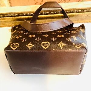 ⭐️Small fashionable bag for any occasion very light and easy to carry